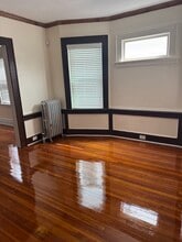 102 Riggs Pl, Unit 1stfloor in West Orange, NJ - Foto de edificio - Building Photo