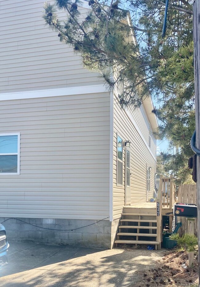 property at 577 W Ocean View Ave