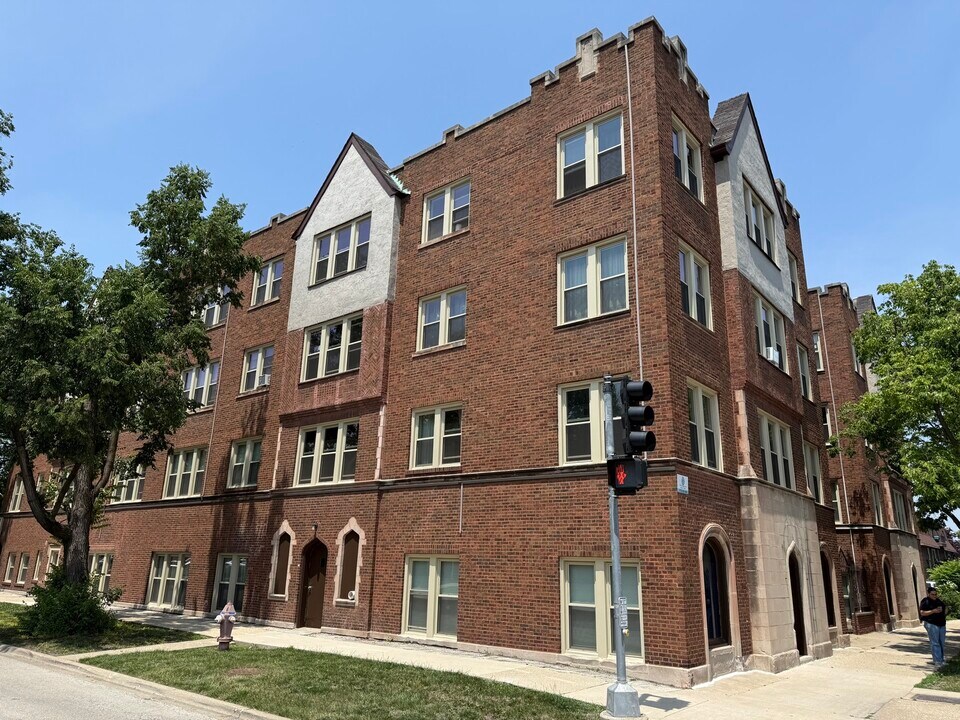 3150 S Harlem Ave in Riverside, IL - Building Photo
