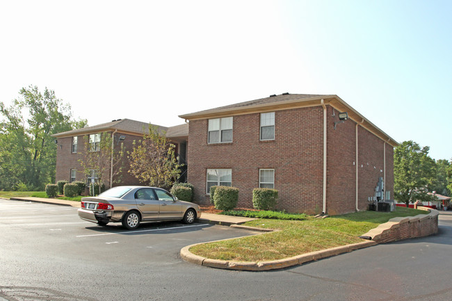 Sheffield Square Apartments in New Albany, IN - Building Photo - Building Photo