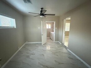 4634 E Burns St in Tucson, AZ - Foto de edificio - Building Photo