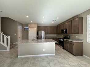 9264 Aqua Shore Ct in Las Vegas, NV - Building Photo - Building Photo