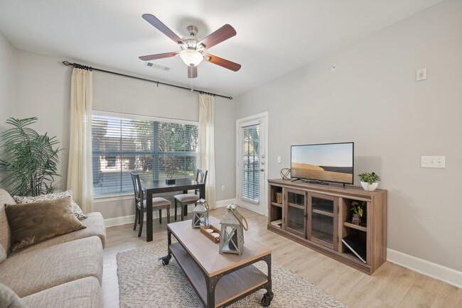 District at Greenville Apartments in Dallas, TX - Building Photo - Building Photo