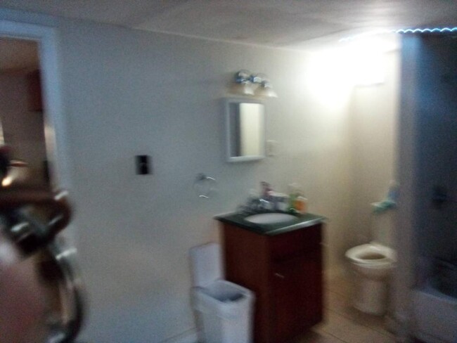 32 Sanford Ave in Bridgeport, CT - Building Photo - Building Photo