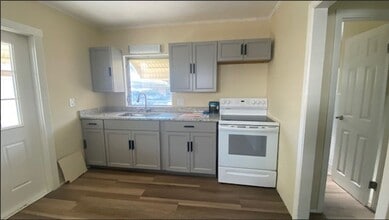 1107 Colleton Dr in Sarasota, FL - Building Photo - Building Photo