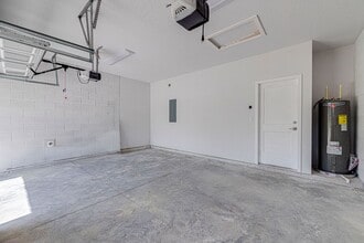 241 N Pine Ave in Oviedo, FL - Building Photo - Building Photo
