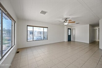 156 N Hawes Rd in Mesa, AZ - Building Photo - Building Photo