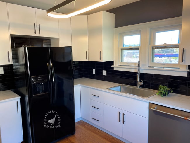 1427 N Hawley Rd in Milwaukee, WI - Building Photo - Building Photo