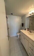 1 E University Pkwy, Unit 901 in Baltimore, MD - Foto de edificio - Building Photo