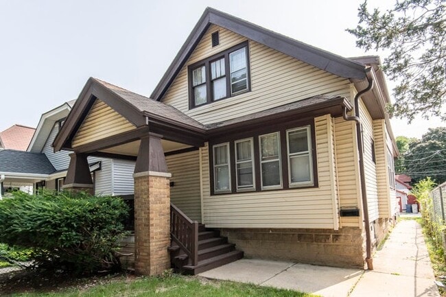 property at 5530 N 41st St