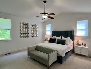 53 Craftsman Cir in Asheville, NC - Building Photo - Building Photo