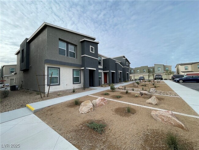 5000 Hunter Mesa Ave in Las Vegas, NV - Building Photo - Building Photo
