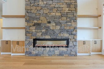 1511-1511 Vineyard Dr in West Kelowna, BC - Building Photo - Building Photo