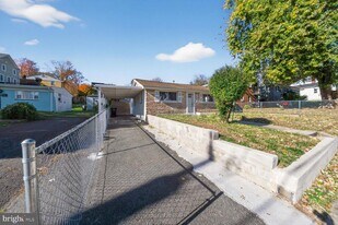 2136 S Monroe St in Arlington, VA - Building Photo