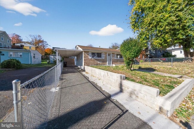 property at 2136 S Monroe St