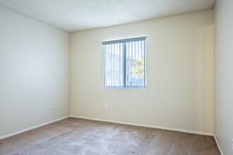 Park Club Apartments in Rohnert Park, CA - Building Photo - Interior Photo