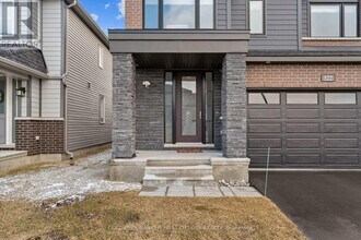 522 Anchor Cir in Ottawa, ON - Building Photo - Building Photo