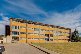 Hillsboro Place in Calgary, AB - Building Photo