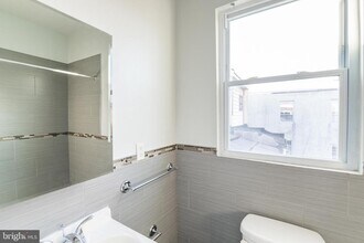 1833 Master St-Unit -UNIT 3 in Philadelphia, PA - Building Photo - Building Photo
