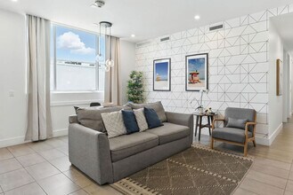 538 Meridian Ave in Miami Beach, FL - Building Photo - Building Photo