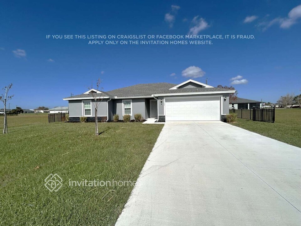 16198 Alcira Cir in Punta Gorda, FL - Foto de edificio