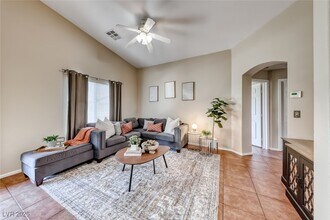 6255 Dan Blocker Ave in Henderson, NV - Building Photo - Building Photo