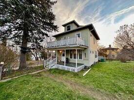 917 N 11th Ave E in Duluth, MN - Building Photo