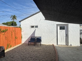 6120 California Ave in Long Beach, CA - Building Photo