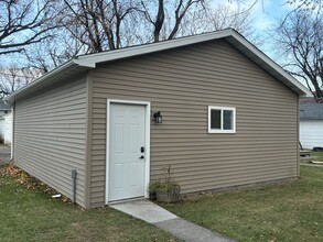 612 N 6th St in Grand Forks, ND - Foto de edificio - Building Photo