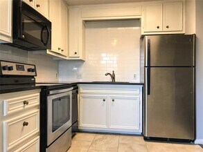 502 W 17th St in Austin, TX - Building Photo - Building Photo