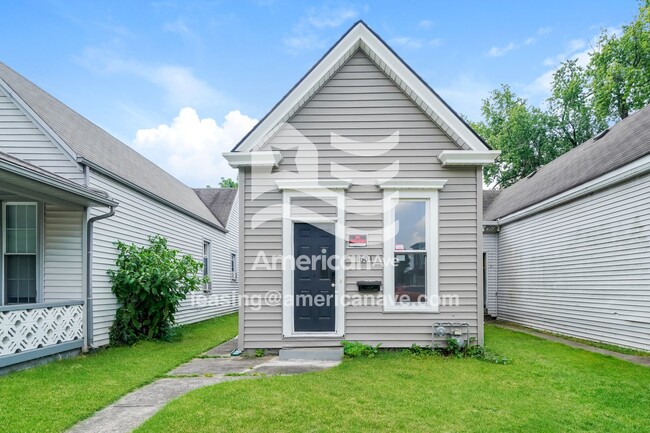 property at 1604 E Oak St