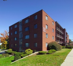 Doral Apartments in Quincy, MA - Foto de edificio - Building Photo