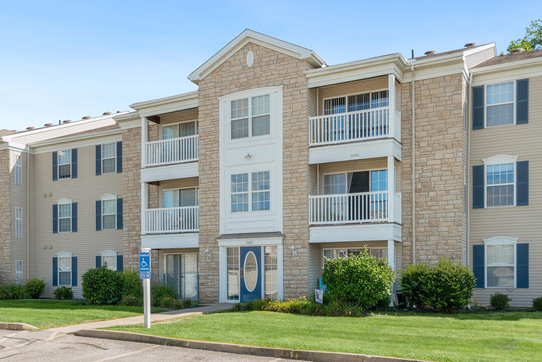 Hampton Club in North Royalton, OH - Building Photo