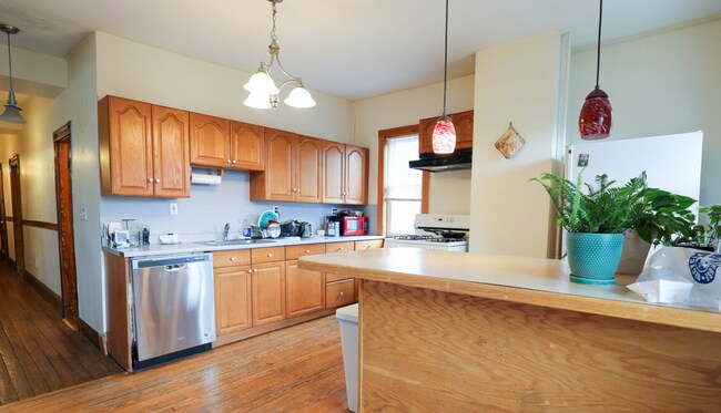 346 Faneuil St, Unit 2