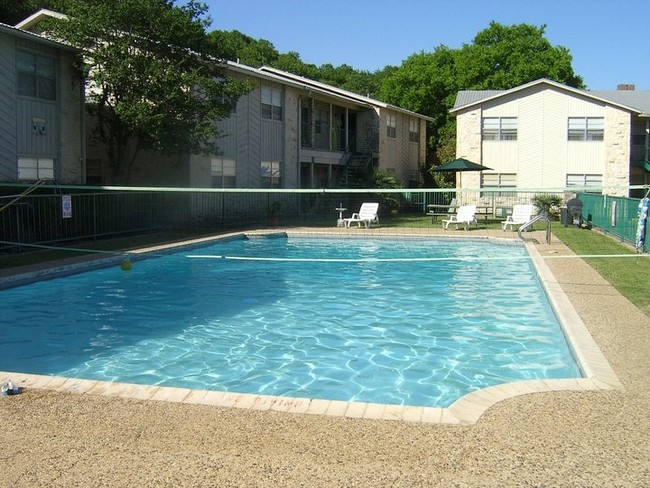 Mosscliff Apartments in San Marcos, TX - Building Photo - Building Photo