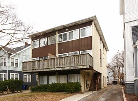 Arbor House Condos in Ann Arbor, MI - Building Photo