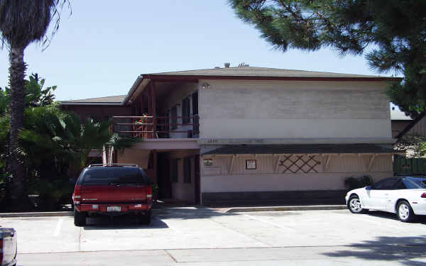 1237-1239 Hornblend St in San Diego, CA - Foto de edificio - Building Photo