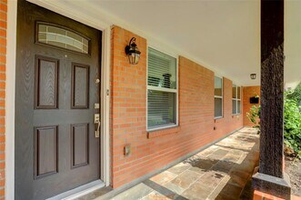 1643 Crestdale Dr in Houston, TX - Building Photo - Building Photo