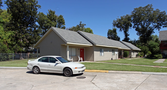 Sharlo Terrace II Apartments in Baton Rouge, LA - Foto de edificio - Building Photo