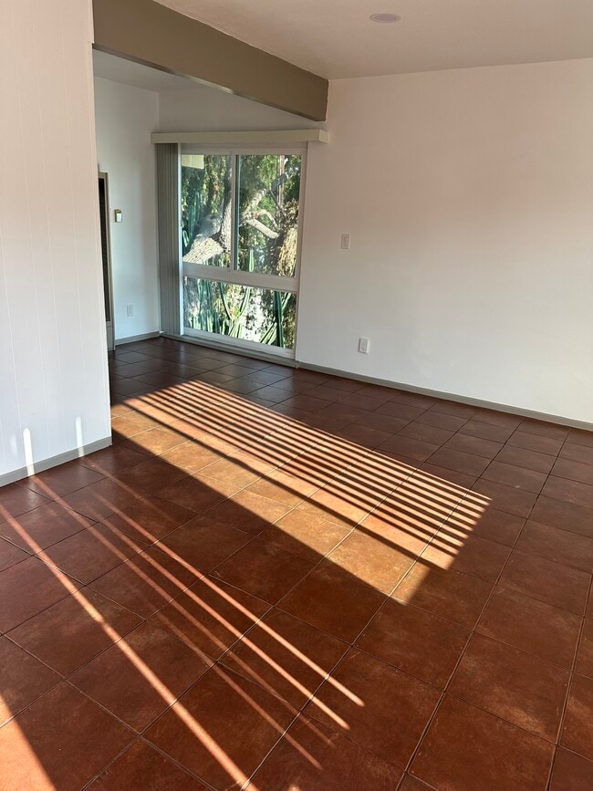 4107 Sunset Dr, Unit Sunset Drive in Los Angeles, CA - Foto de edificio - Building Photo