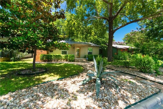 906 E 53rd St in Austin, TX - Building Photo - Building Photo