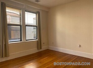 881 Massachusetts Ave in Cambridge, MA - Building Photo - Building Photo