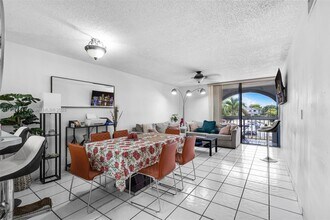 12239 SW 14th Ln in Miami, FL - Building Photo - Building Photo