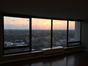 5445 N Sheridan Rd, Unit 3209 in Chicago, IL - Foto de edificio - Building Photo