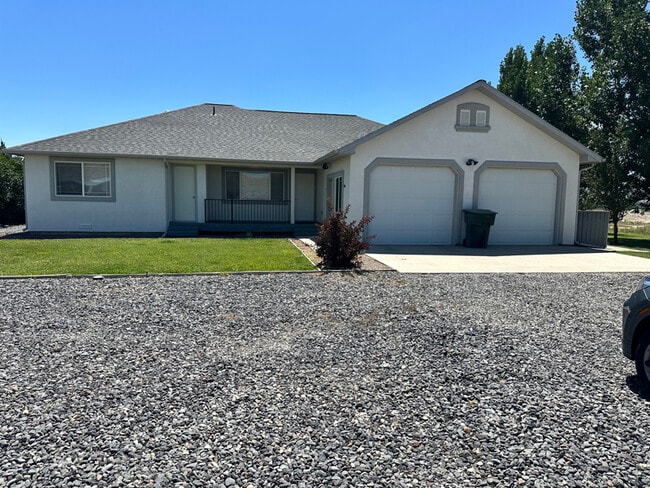 1168 Mustang Ln