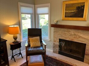 1680 N Coast Hwy 101 in Encinitas, CA - Building Photo - Building Photo