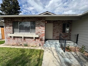 1613 Carnation Ct in Modesto, CA - Building Photo - Building Photo