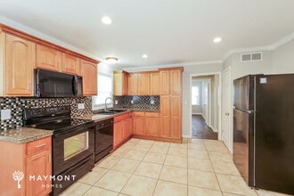 10509 E 65 Terrace in Raytown, MO - Building Photo - Building Photo