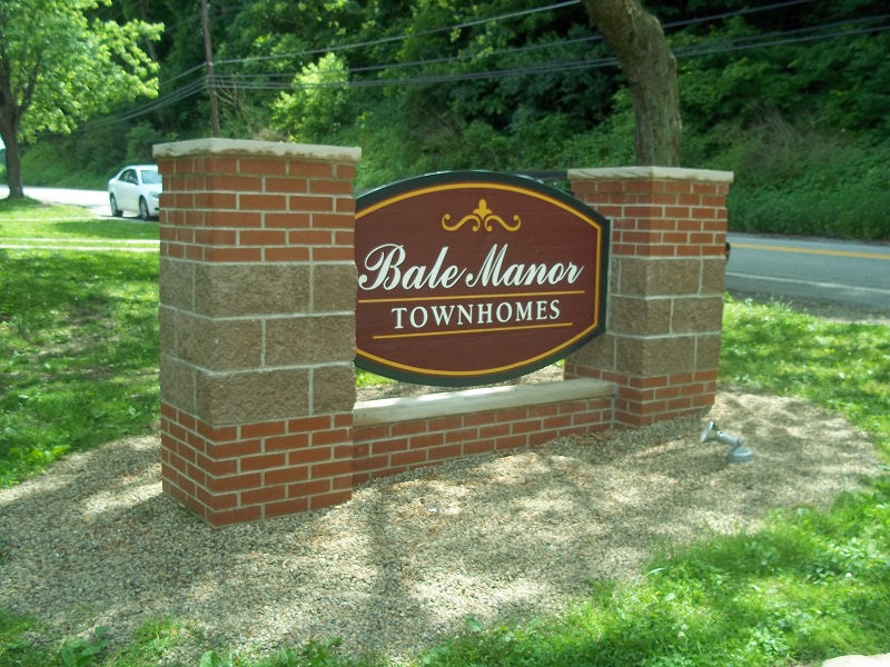 Bale Manor in Pittsburgh, PA - Building Photo