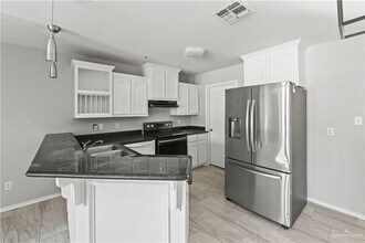 10 S 48th Ln in McAllen, TX - Building Photo - Building Photo